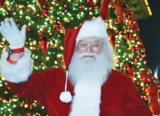 Destin Commns Santa